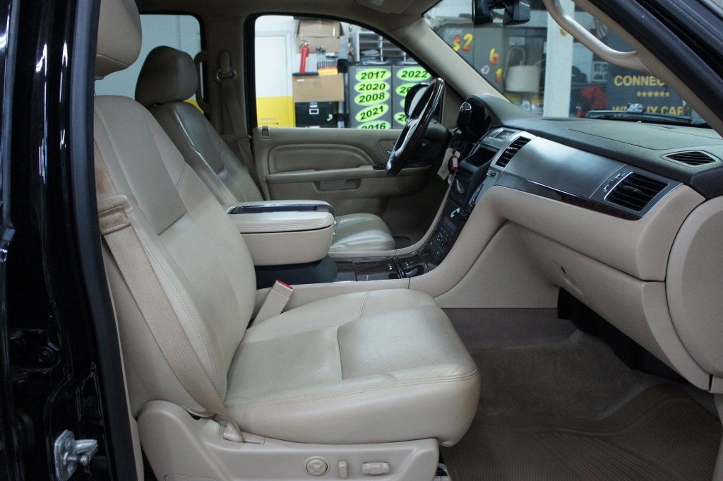 2013 Cadillac Escalade Premium AWD, 22" Rims, Great Shape!  - 23017173 - 45
