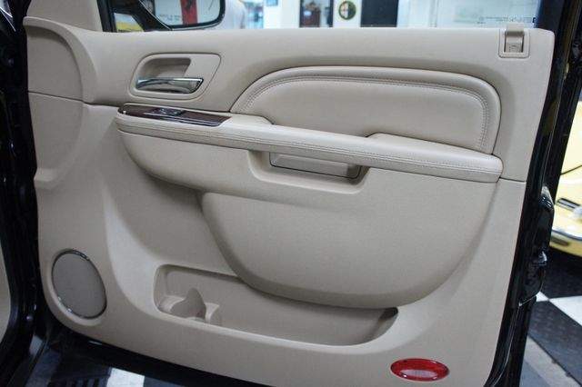 2013 Cadillac Escalade Premium AWD, 22" Rims, Great Shape!  - 23017173 - 46