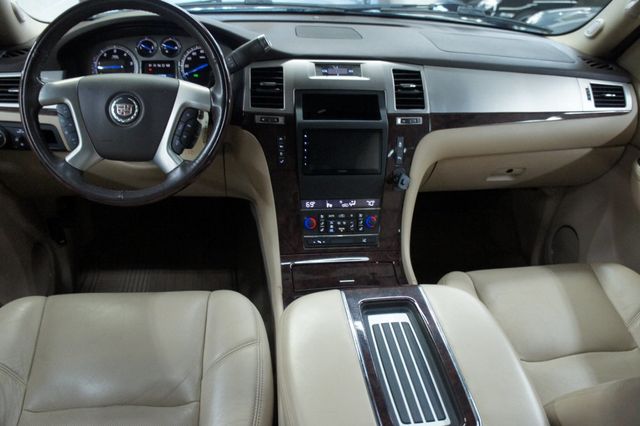 2013 Cadillac Escalade Premium AWD, 22" Rims, Great Shape!  - 23017173 - 6