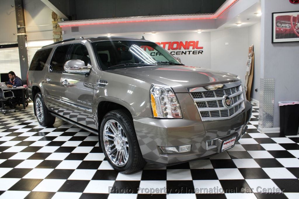 2013 Cadillac Escalade ESV Loaded - Just serviced!  - 22615219 - 0