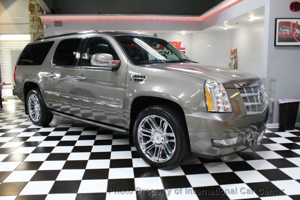 2013 Cadillac Escalade ESV Loaded - Just serviced!  - 22615219 - 1