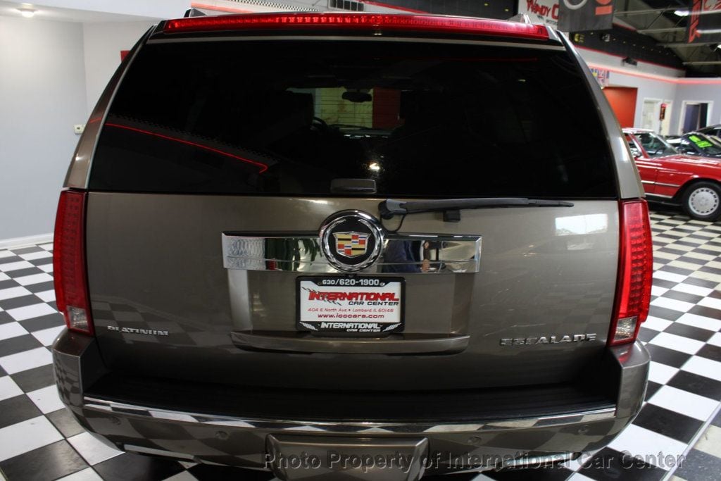 2013 Cadillac Escalade ESV Loaded - Just serviced!  - 22615219 - 5