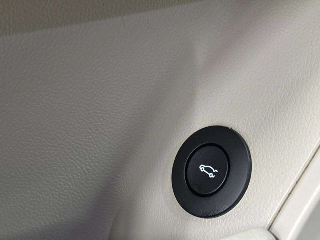 2013 Cadillac XTS 4dr Sedan FWD - 23035088 - 26