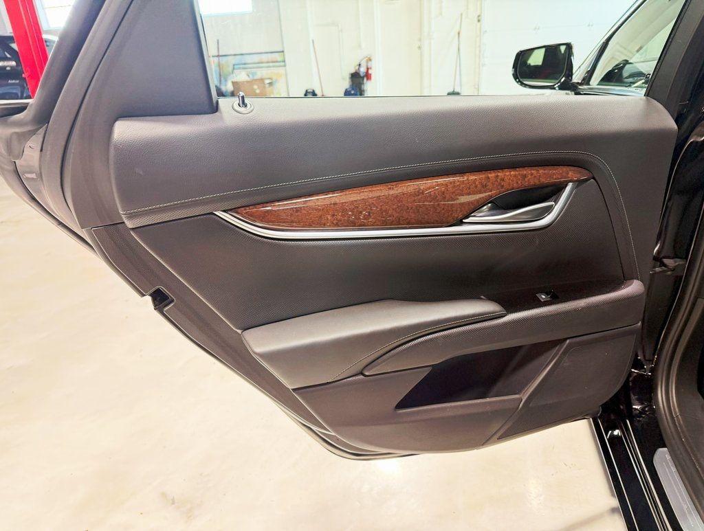 2013 Cadillac XTS Luxury photo 30