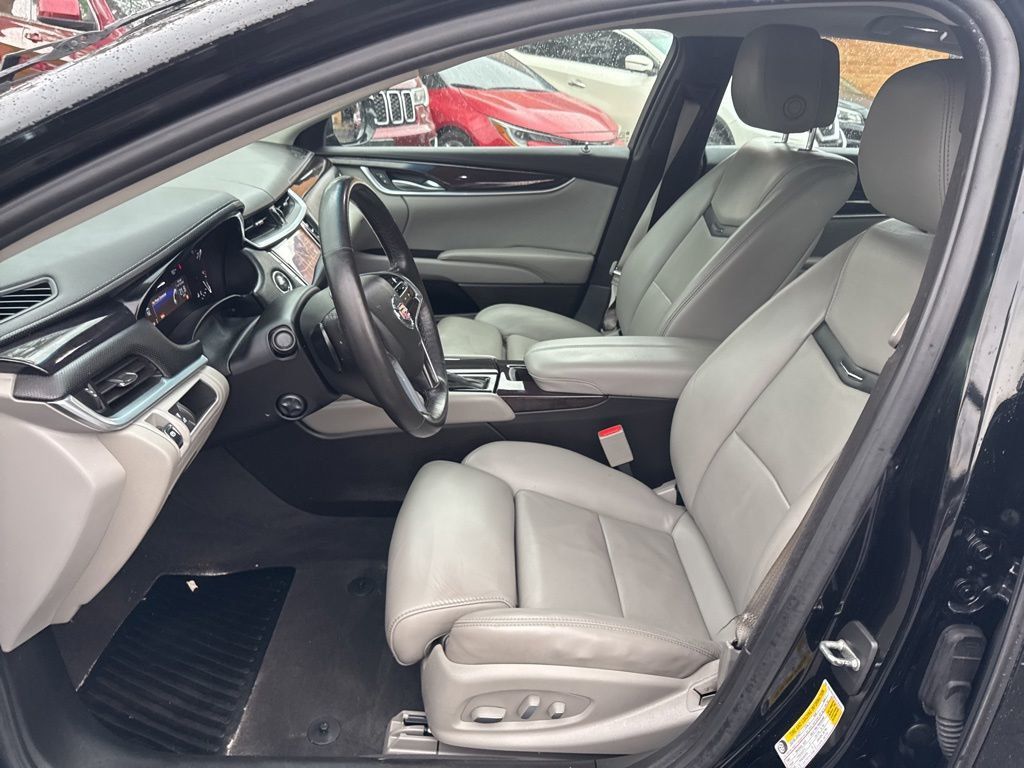 2013 Cadillac XTS 4dr Sedan Luxury AWD - 23021291 - 13