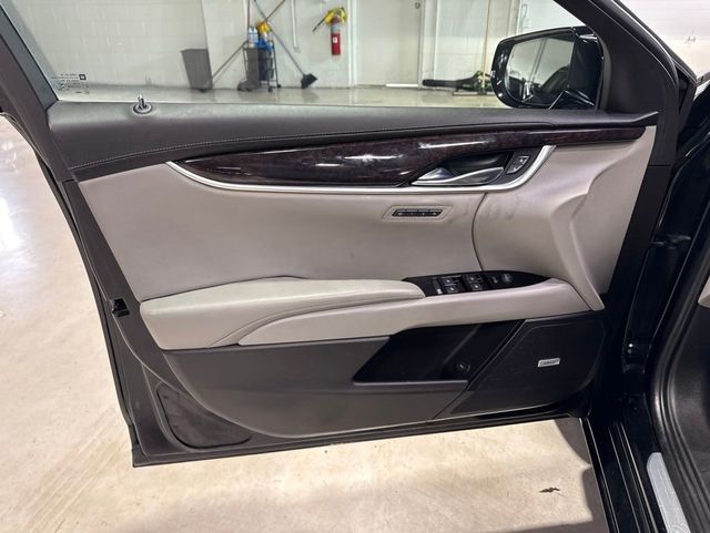 2013 Cadillac XTS 4dr Sedan Luxury AWD - 23021291 - 22
