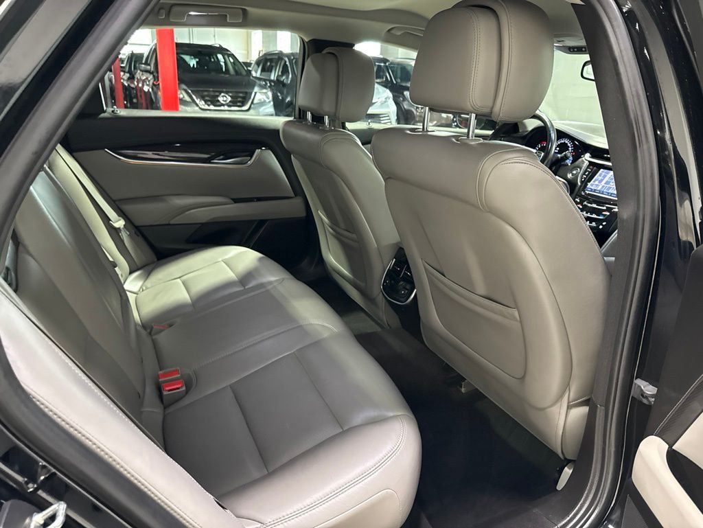 2013 Cadillac XTS 4dr Sedan Luxury AWD - 23021291 - 30