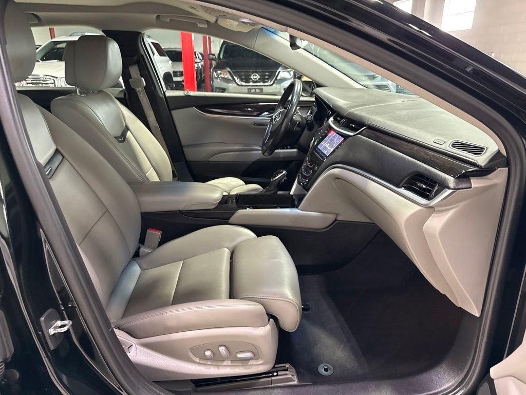 2013 Cadillac XTS 4dr Sedan Luxury AWD - 23021291 - 33