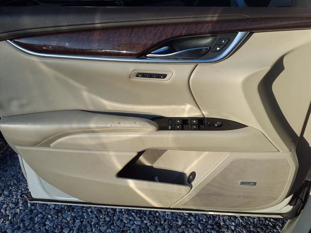 2013 Cadillac XTS 4dr Sedan Luxury AWD - 22941331 - 16