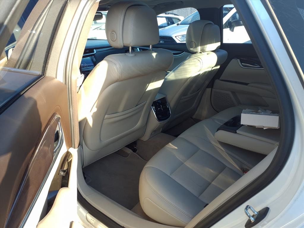 2013 Cadillac XTS 4dr Sedan Luxury AWD - 22941331 - 17