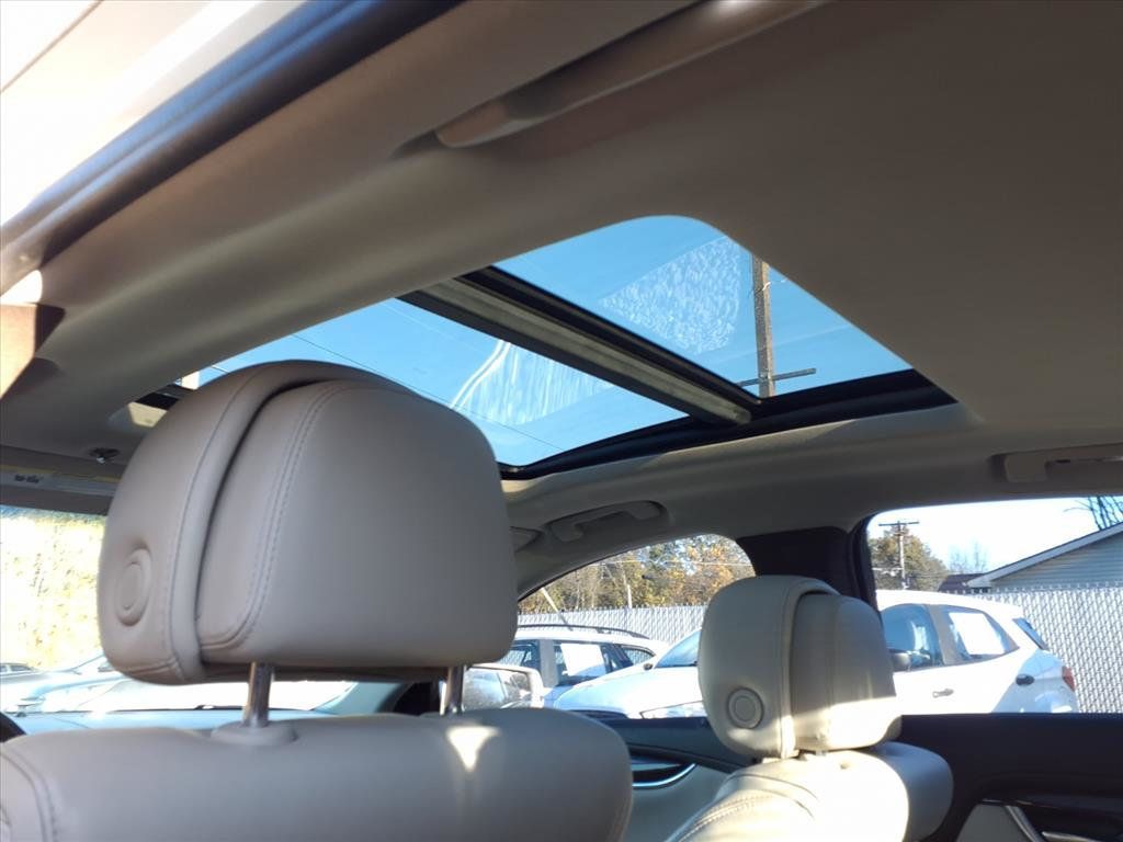 2013 Cadillac XTS 4dr Sedan Luxury AWD - 22941331 - 18