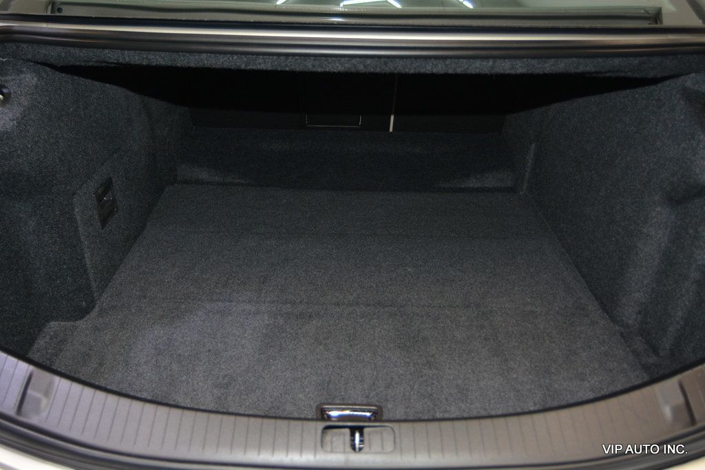 2013 Cadillac XTS 4dr Sedan Luxury AWD - 22977734 - 32