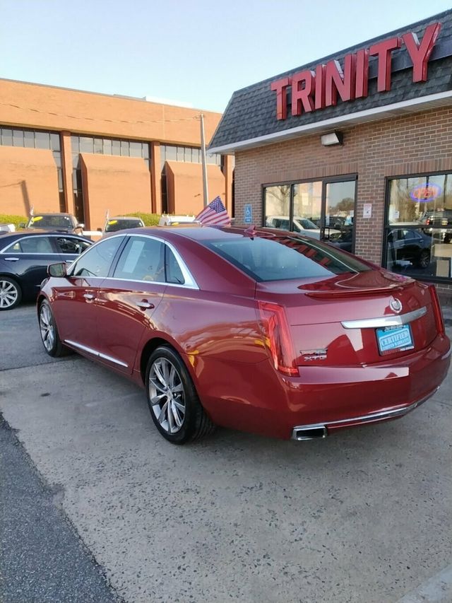 2013 Cadillac XTS 4dr Sedan Luxury FWD - 22968565 - 1