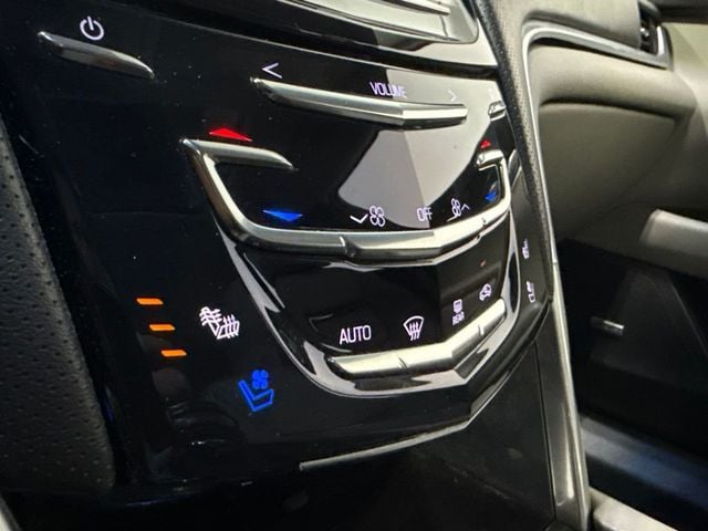 2013 Cadillac XTS 4dr Sedan Luxury FWD - 23075072 - 17