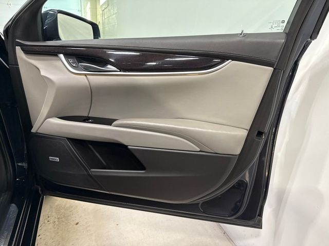 2013 Cadillac XTS 4dr Sedan Luxury FWD - 23075072 - 24