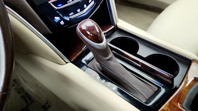 2013 Cadillac XTS 4dr Sedan Luxury FWD - 23033696 - 16