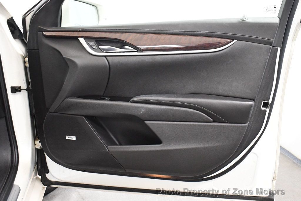 2013 Cadillac XTS Premium photo 14