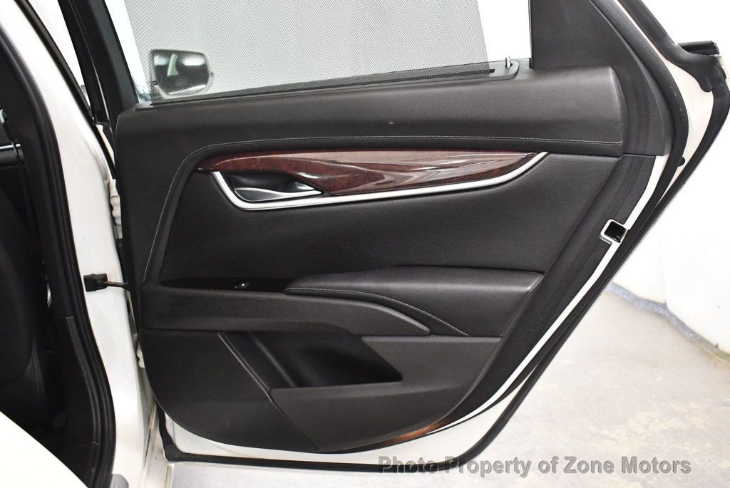2013 Cadillac XTS Premium photo 17