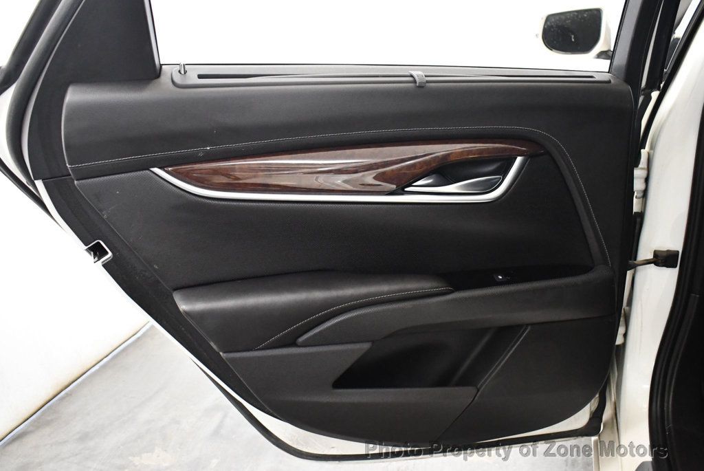 2013 Cadillac XTS Premium photo 21