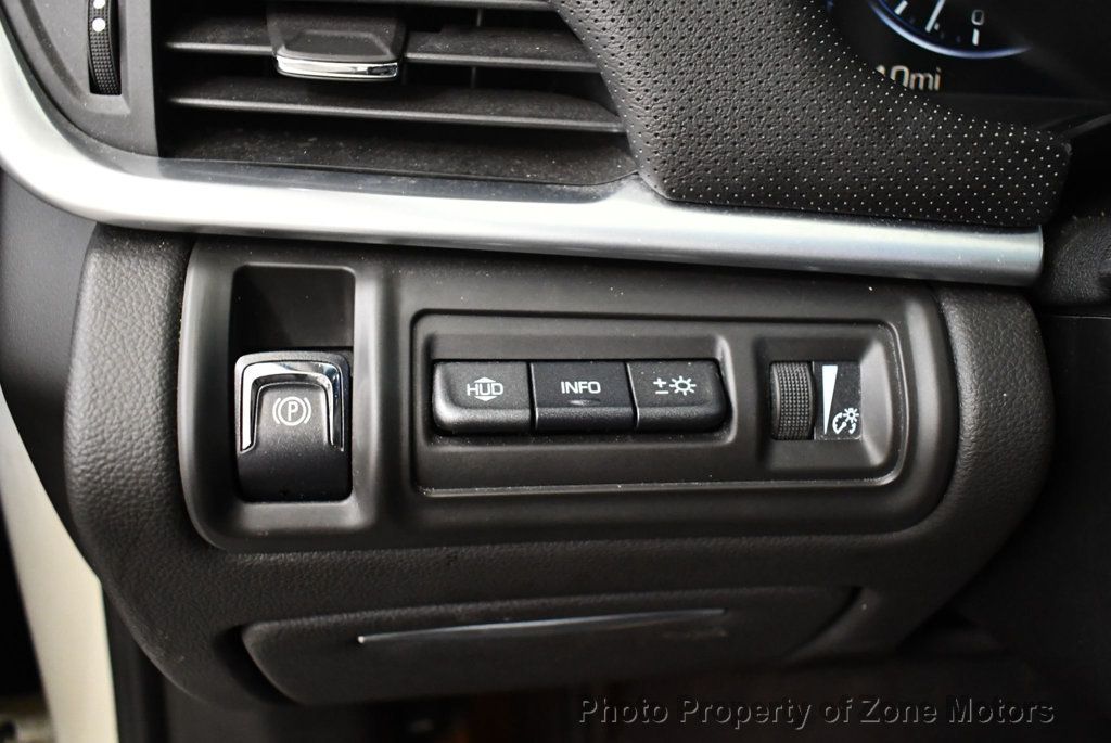 2013 Cadillac XTS Premium photo 30