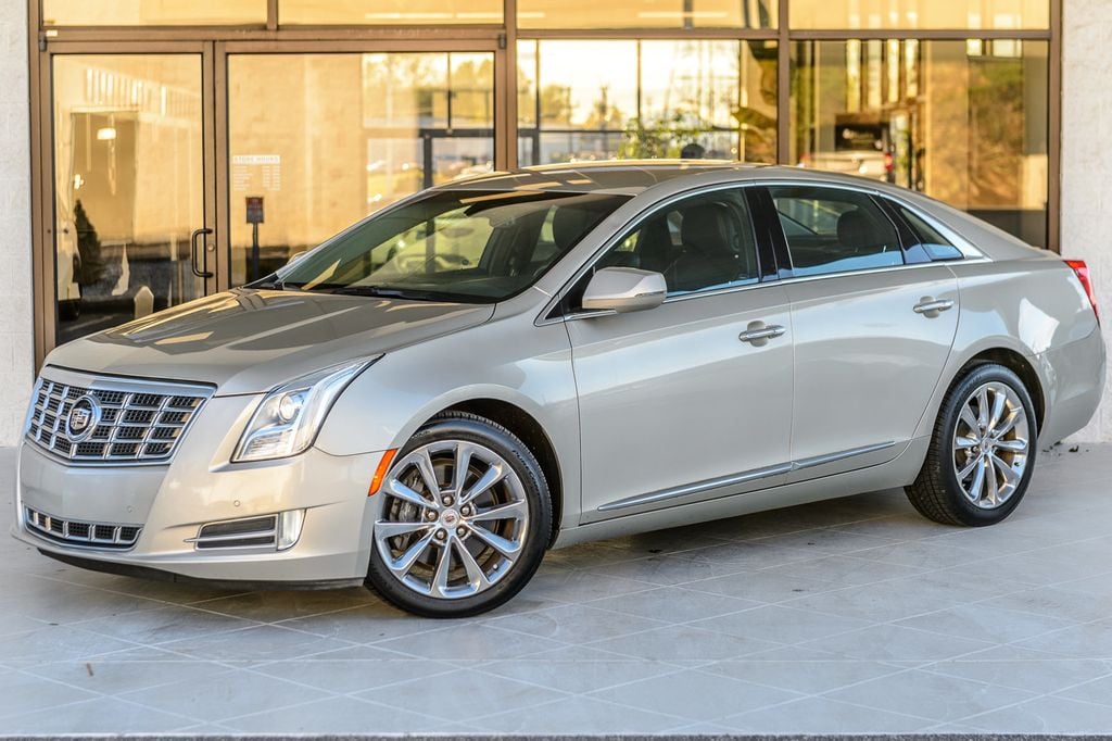 2013 Cadillac XTS XTS LUXURY - LEATHER - POWER SEATS - VERY WELL KEPT - 22393556 - 1