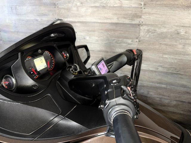 2013 Can-Am Spyder RT SE5 Limited LOW MILES! - 22952080 - 12