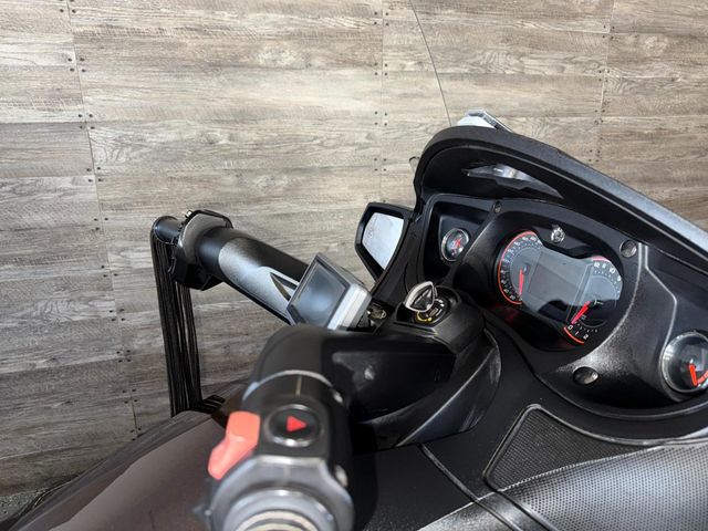 2013 Can-Am Spyder RT SE5 Limited LOW MILES! - 22952080 - 8