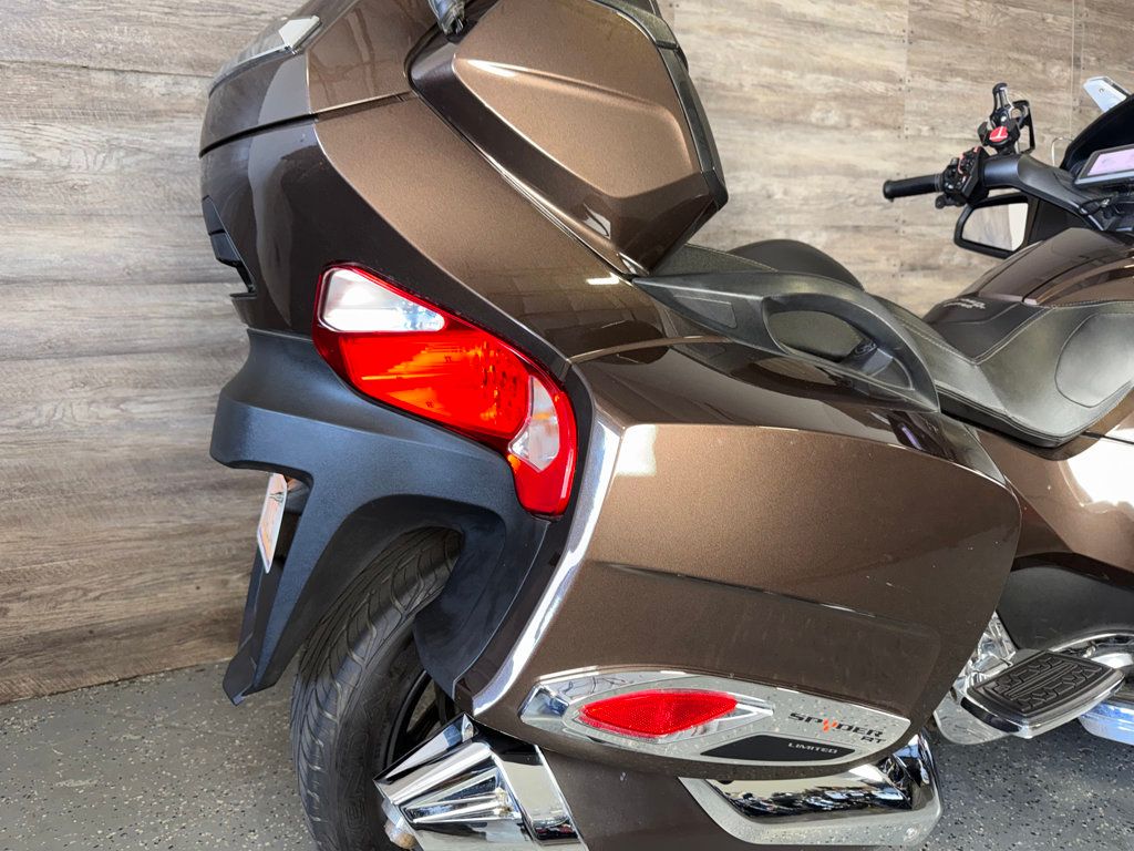 2013 Can-Am Spyder RT SE5 Limited SUPER CLEAN! - 23040702 - 6