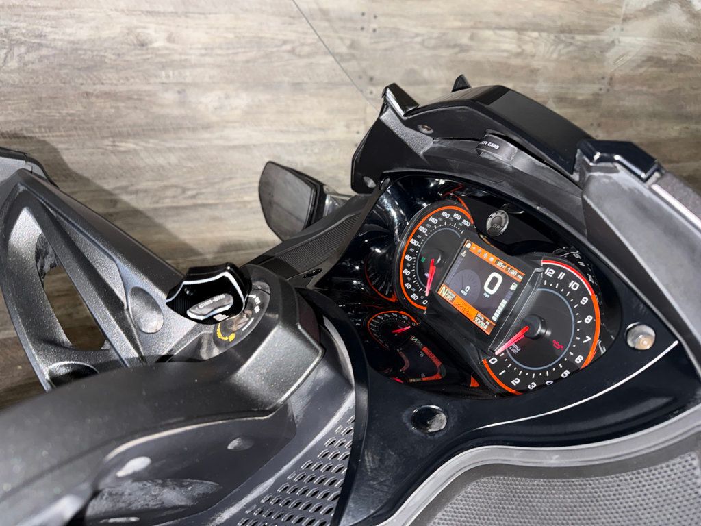 2013 Can-Am Spyder ST-S SE5 SUPER CLEAN! - 23046562 - 9
