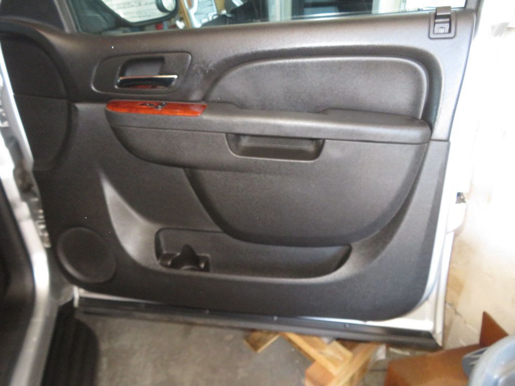 2013 Chevrolet Avalanche 2OWNER AZ TRUCK 4X4 BLACK DIAMOND EDITION LOW MILES  - 22955820 - 32