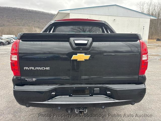 2013 Chevrolet Avalanche 2WD Crew Cab LS - 23003002 - 3