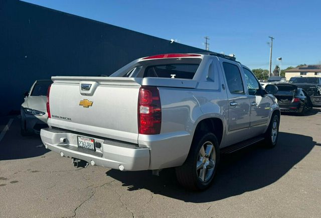 2013 Chevrolet Avalanche 2WD Crew Cab LT - 22972614 - 3