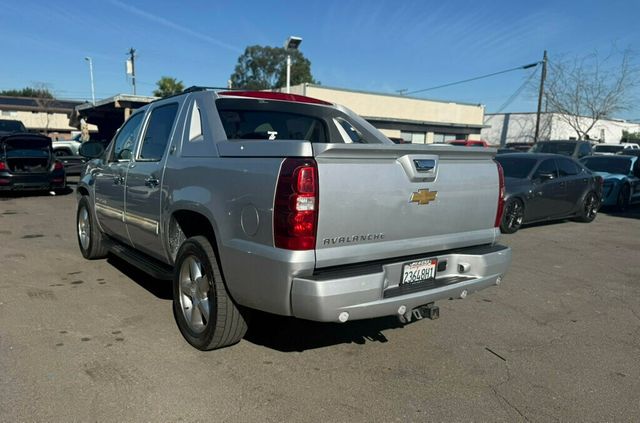 2013 Chevrolet Avalanche 2WD Crew Cab LT - 22972614 - 5