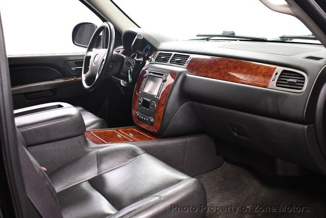 2013 Chevrolet Avalanche 4WD Crew Cab LTZ - 21672383 - 6