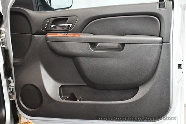 2013 Chevrolet Avalanche 4WD Crew Cab LTZ - 22984712 - 12