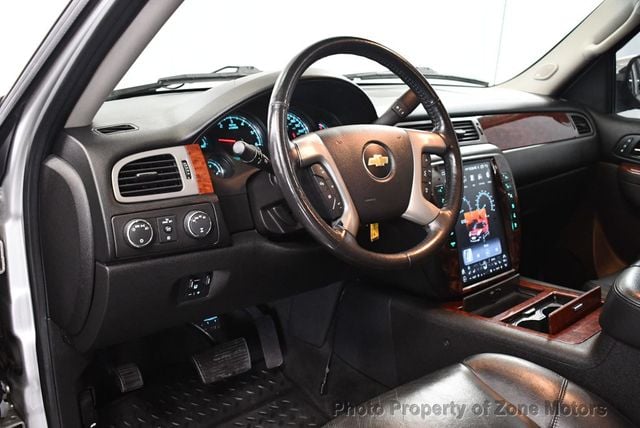 2013 Chevrolet Avalanche 4WD Crew Cab LTZ - 22984712 - 4