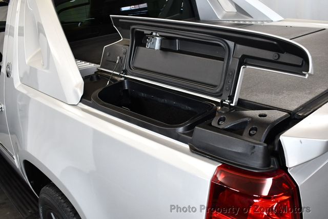 2013 Chevrolet Avalanche 4WD Crew Cab LTZ - 22984712 - 49