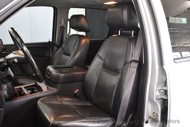 2013 Chevrolet Avalanche 4WD Crew Cab LTZ - 22984712 - 5