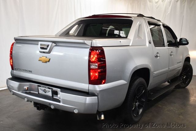 2013 Chevrolet Avalanche 4WD Crew Cab LTZ - 22984712 - 8