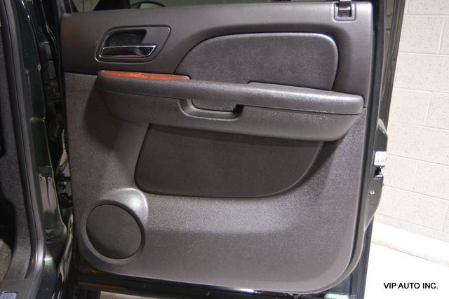 2013 Chevrolet Avalanche 4WD Crew Cab LTZ - 22921309 - 9