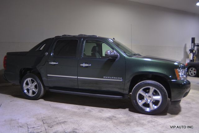 2013 Chevrolet Avalanche 4WD Crew Cab LTZ - 22921309 - 28