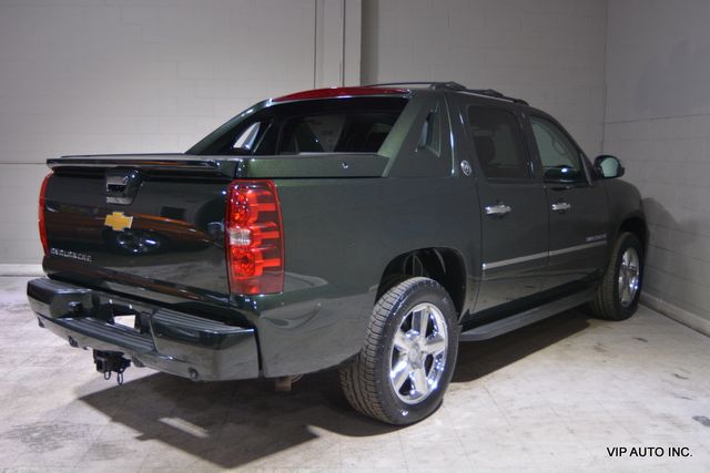 2013 Chevrolet Avalanche 4WD Crew Cab LTZ - 22921309 - 3