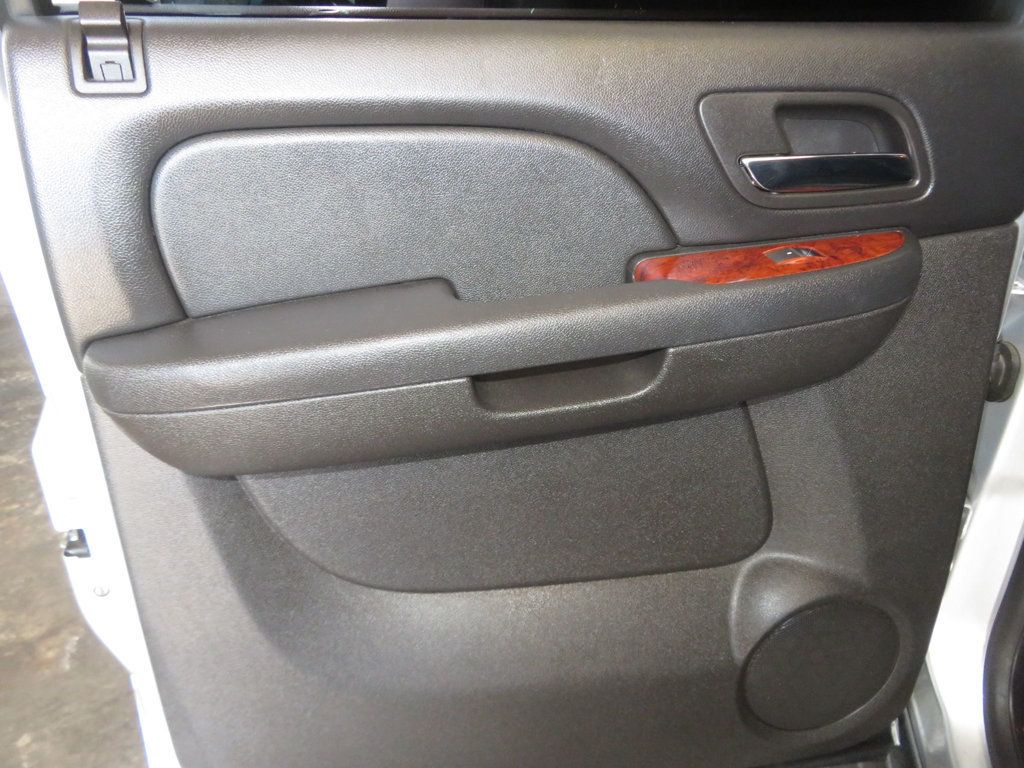 2013 Chevrolet Avalanche LTZ BLACK DIAMOND EDITION 4X4 AVALANCHE LIFTED EXTRA CLEAN  - 22992490 - 22