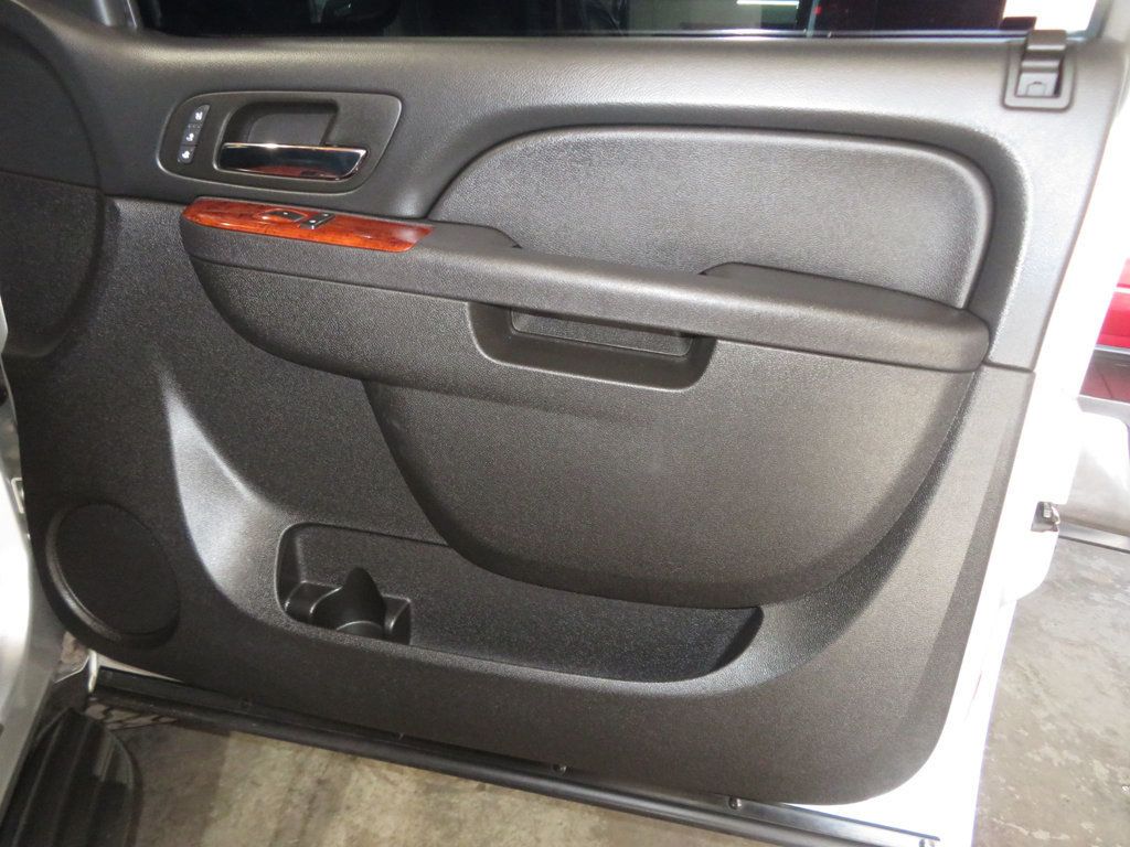 2013 Chevrolet Avalanche LTZ BLACK DIAMOND EDITION 4X4 AVALANCHE LIFTED EXTRA CLEAN  - 22992490 - 31