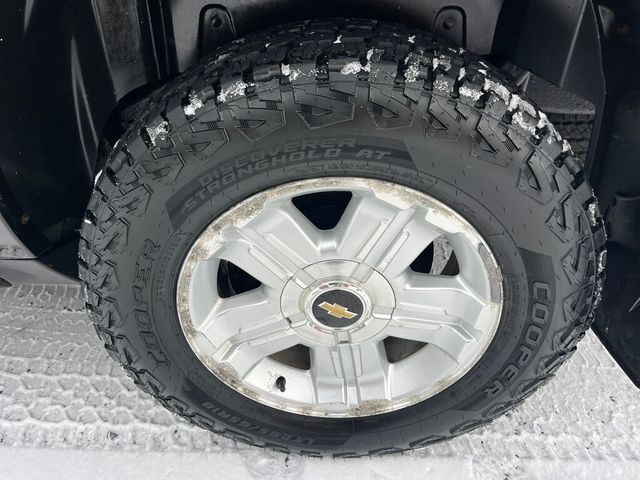 2013 Chevrolet Avalanche Z71 Off-Road Black Diamond - 22950734 - 12