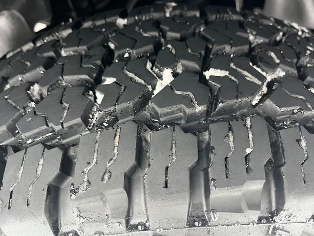 2013 Chevrolet Avalanche Z71 Off-Road Black Diamond - 22950734 - 14