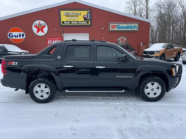 2013 Chevrolet Avalanche Z71 Off-Road Black Diamond - 22950734 - 1
