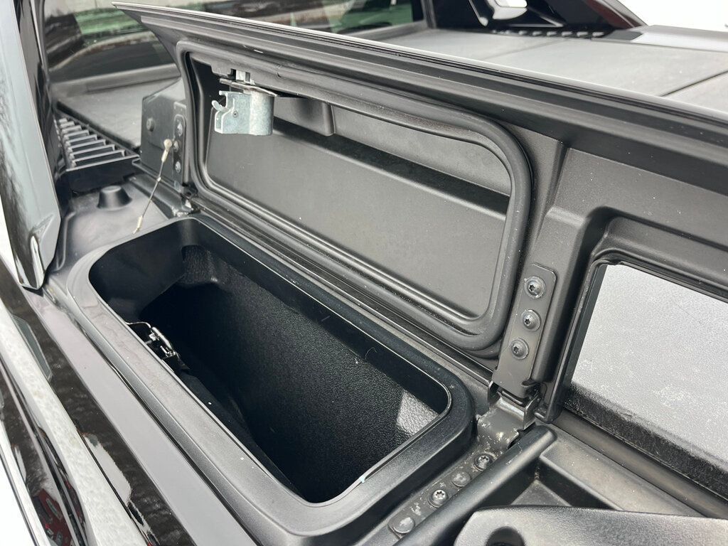 2013 Chevrolet Avalanche Z71 Off-Road Black Diamond - 22950734 - 21