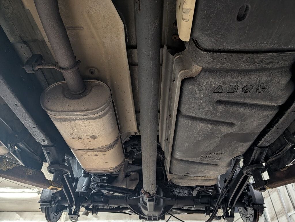 2013 Chevrolet Avalanche Z71 Off-Road Black Diamond - 22950734 - 24