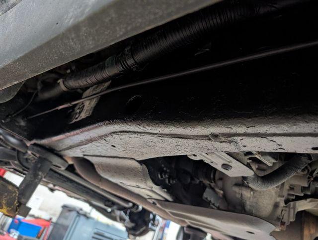 2013 Chevrolet Avalanche Z71 Off-Road Black Diamond - 22950734 - 27